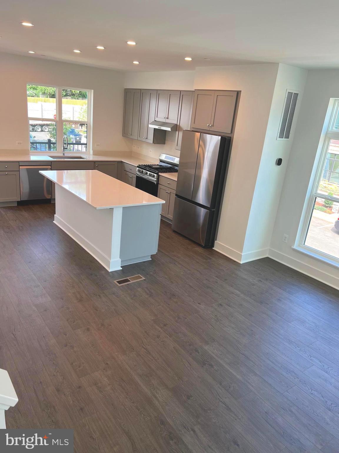 2038 Tysons Ridgeline Road Falls Church, VA 22043 - Photo 13 of 42 Kitchen features gas cooking
