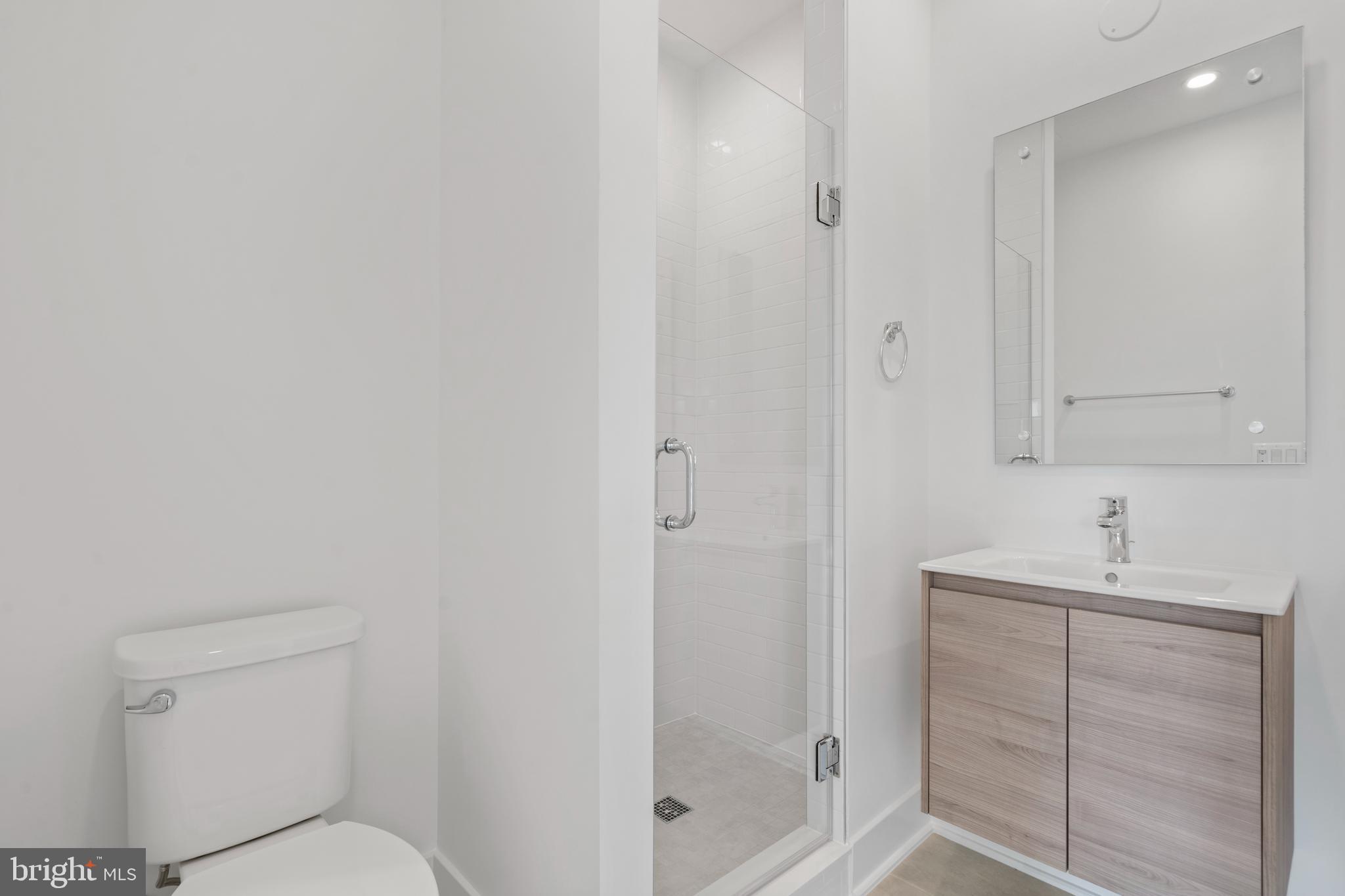 2038 Tysons Ridgeline Road Falls Church, VA 22043 - Photo 22 of 42 Ceramic tile baths