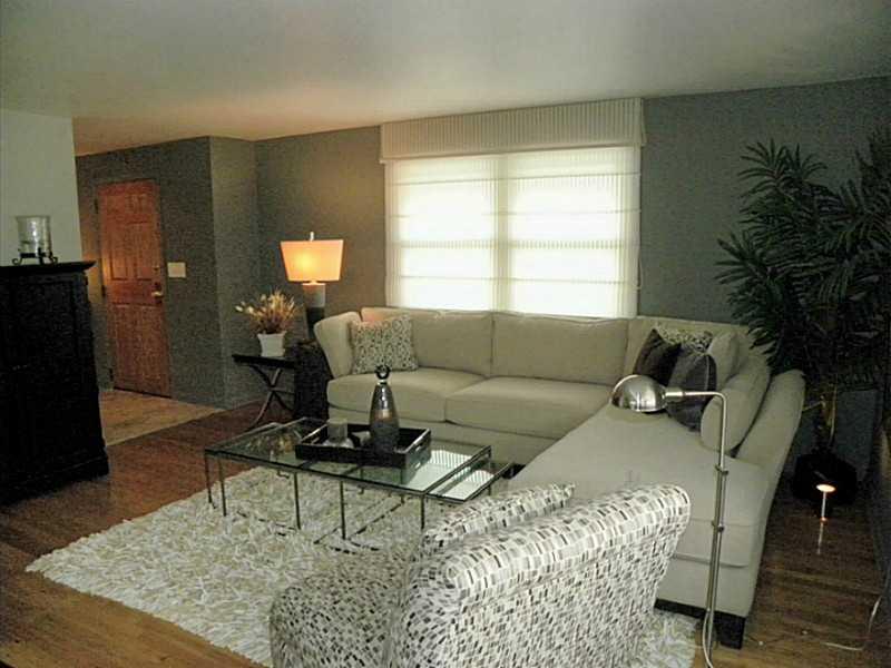 5053 Lee Turner Road Columbus, IN 47201 - Photo 5 of 22 Gallery Image 5