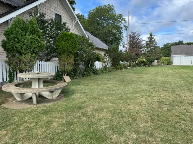 $779,900 | 704 Pearl Beach Drive South, Coldwater, MI 49036