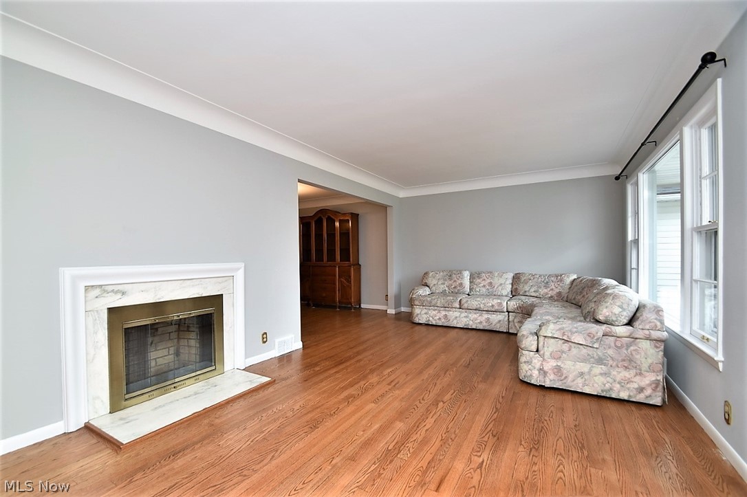4516 Greenwold Road South Euclid, OH 44121 - Photo 4 of 35