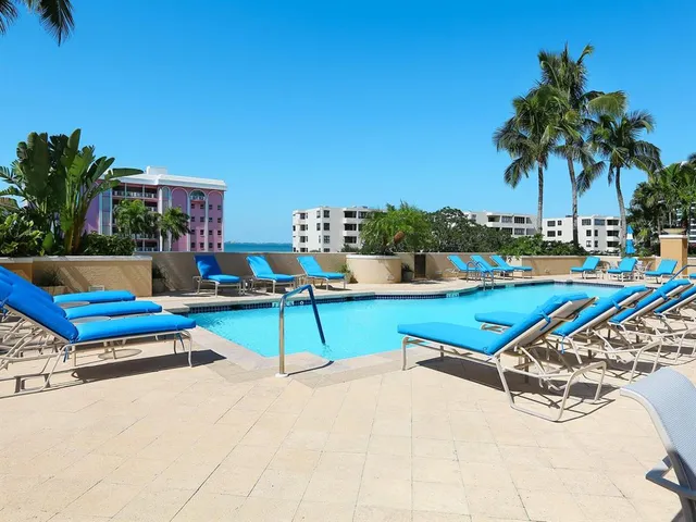 $3,360,000 | 35 Watergate Drive, Unit 906, Sarasota, FL 34236