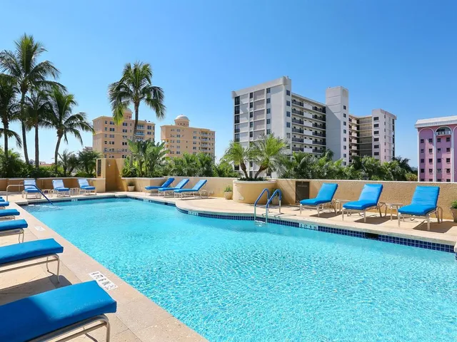 $3,360,000 | 35 Watergate Drive, Unit 906, Sarasota, FL 34236