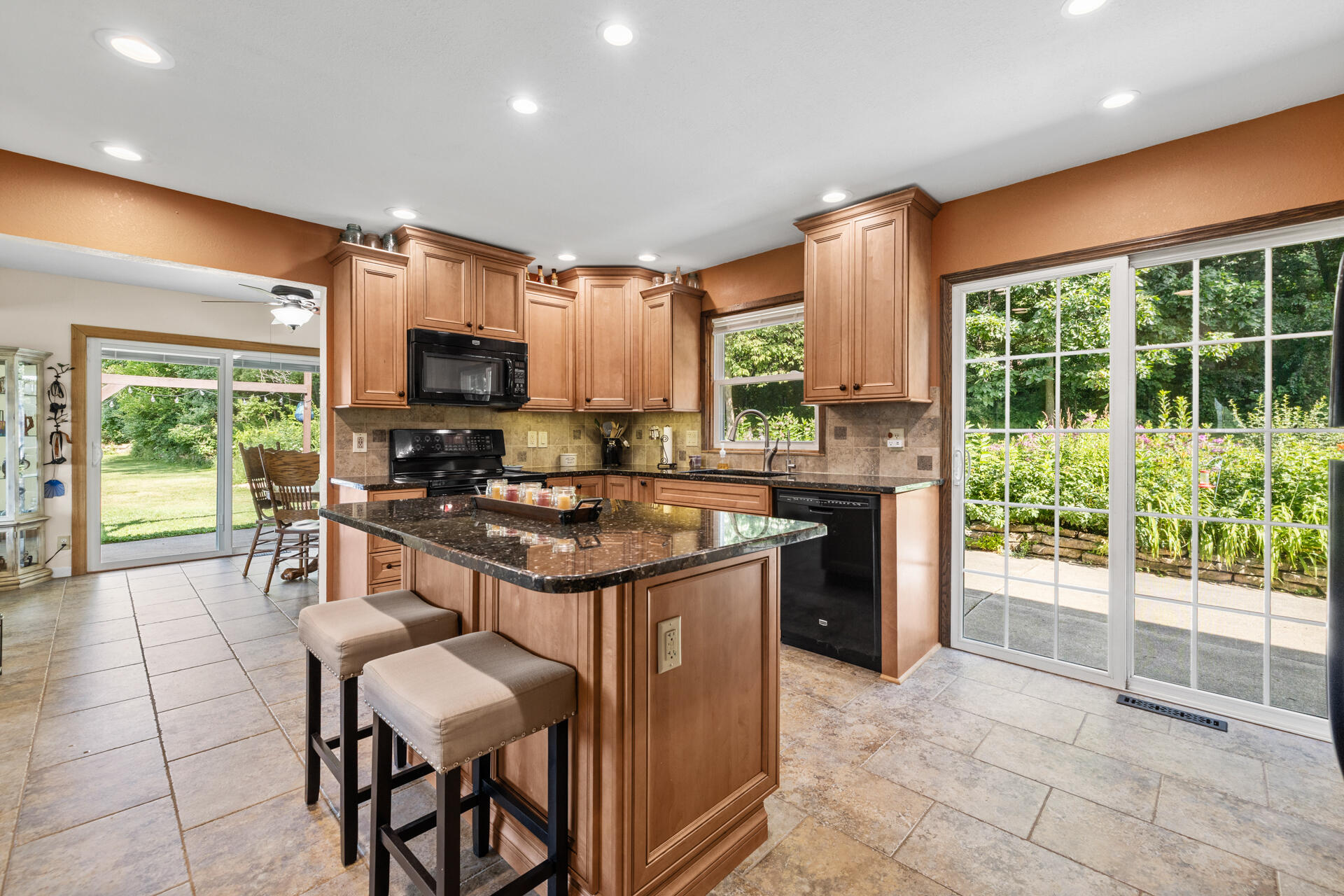 W250S4461 Center Road Waukesha, WI 53189 - Photo 16 of 36 Kitchen
