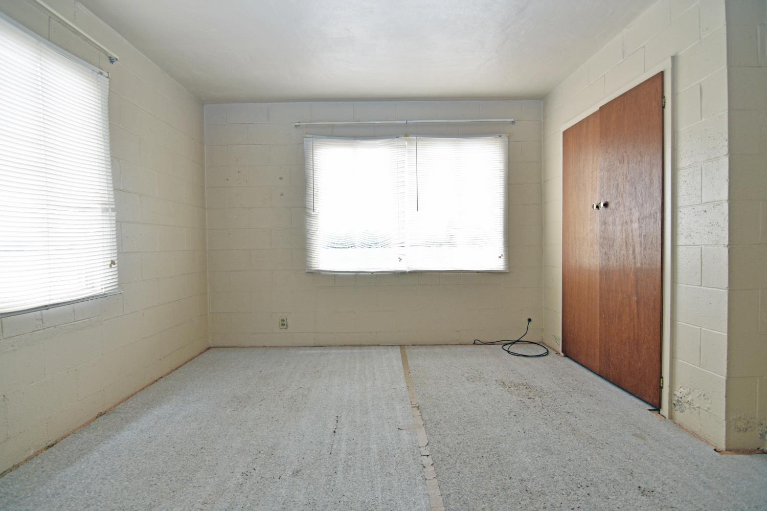 1206 South Verduga Road Turlock, CA 95380 - Photo 20 of 36 an empty room with a window