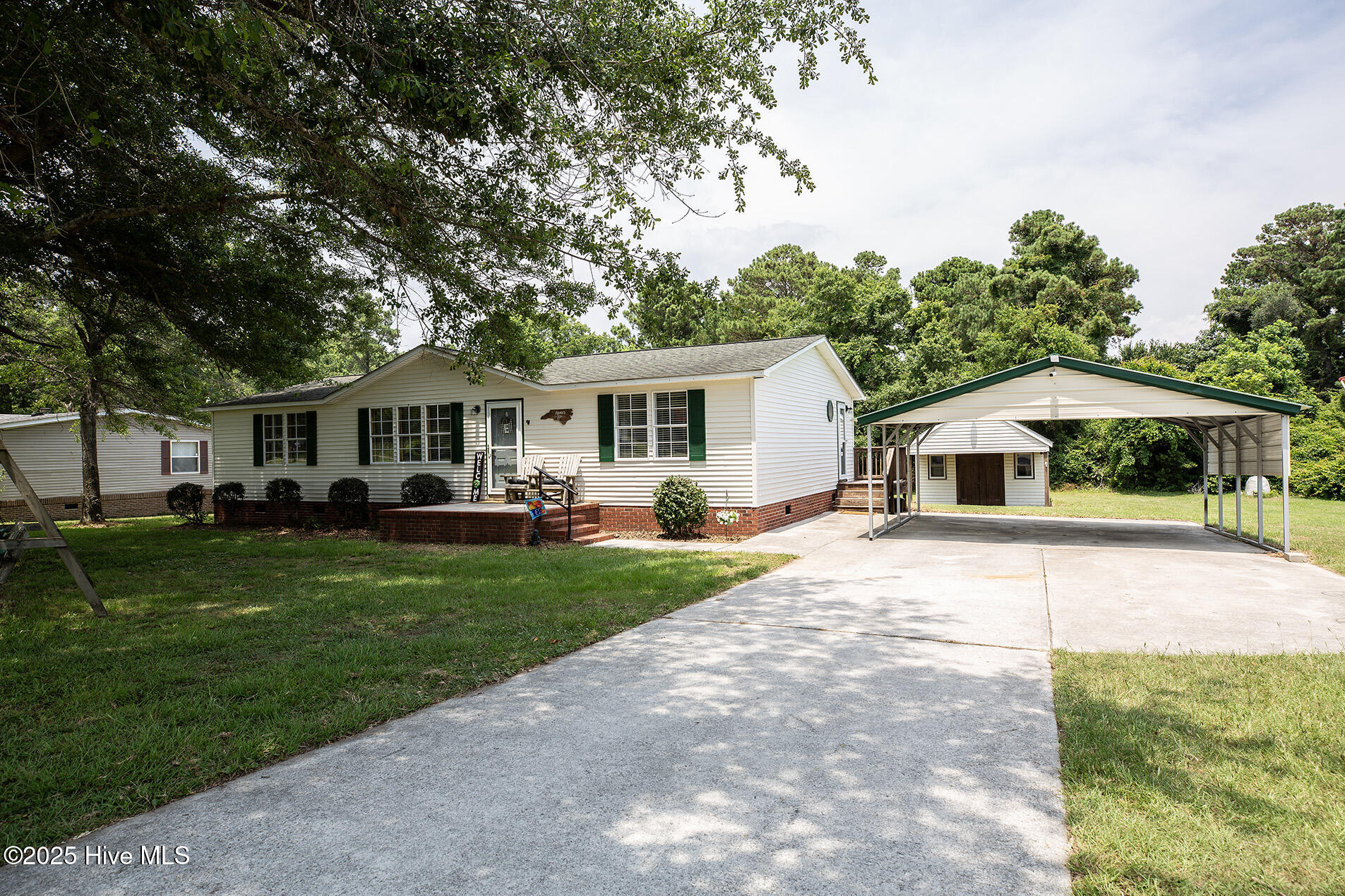 305 Moores Landing Road Hampstead, NC 28443 - Photo 8 of 45 MooresLanding305-1FShaneL33A1043 copy