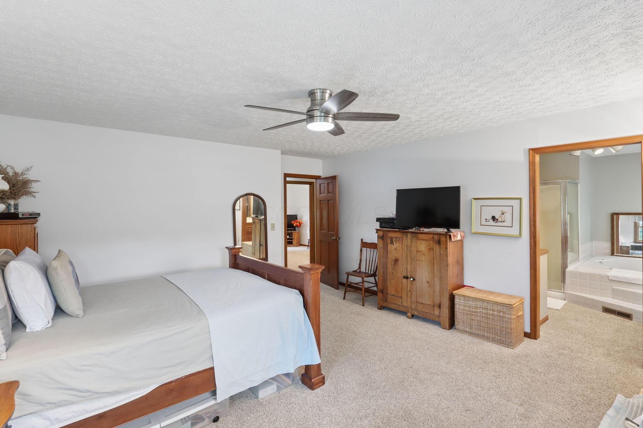 1525 Cole Road Columbus, OH 43228 - Photo 28 of 92