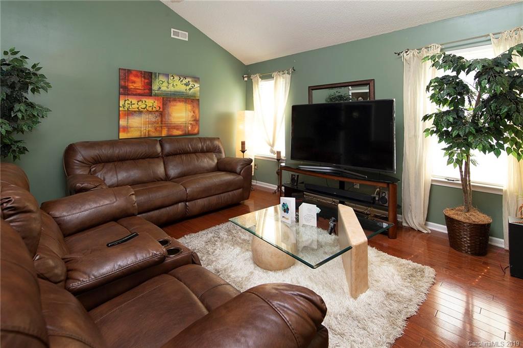 6938 Rumple Road Charlotte, NC 28262 - Photo 3 of 19 Gallery Image 3