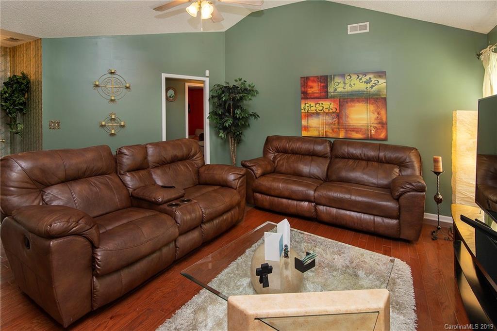 6938 Rumple Road Charlotte, NC 28262 - Photo 4 of 19 Gallery Image 4