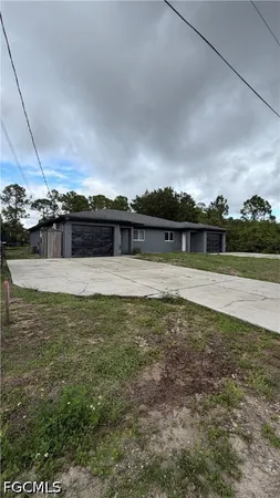 $1,800 | 5046 Locke Lane, Lehigh Acres, FL 33973