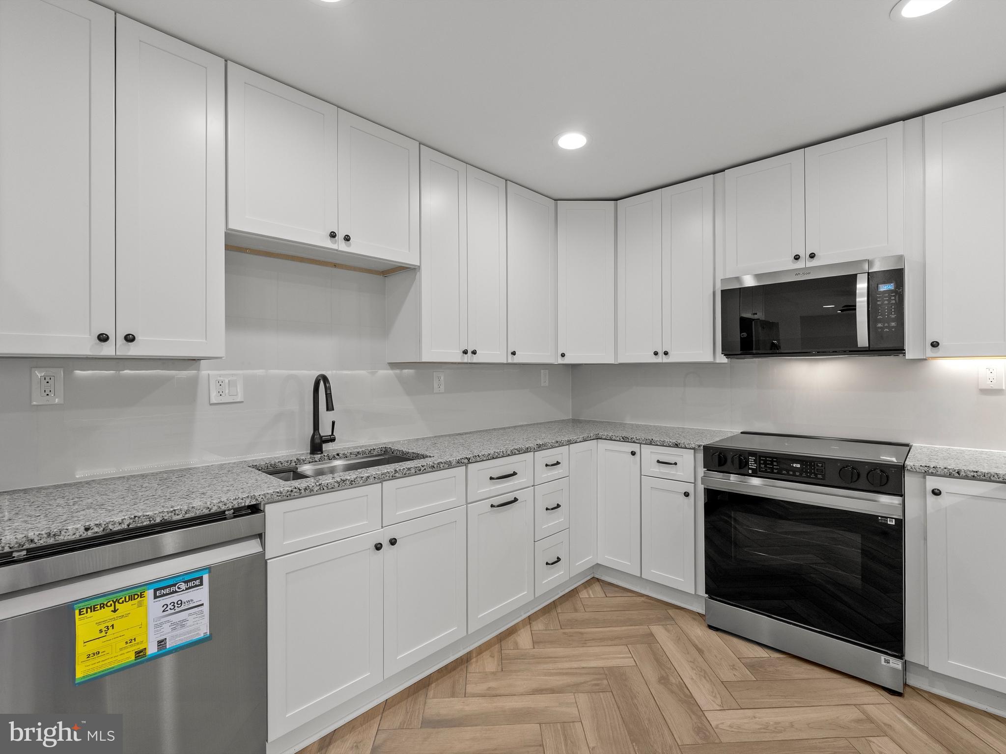 2852 Cedarest Road Fairfax, VA 22031 - Photo 6 of 40
