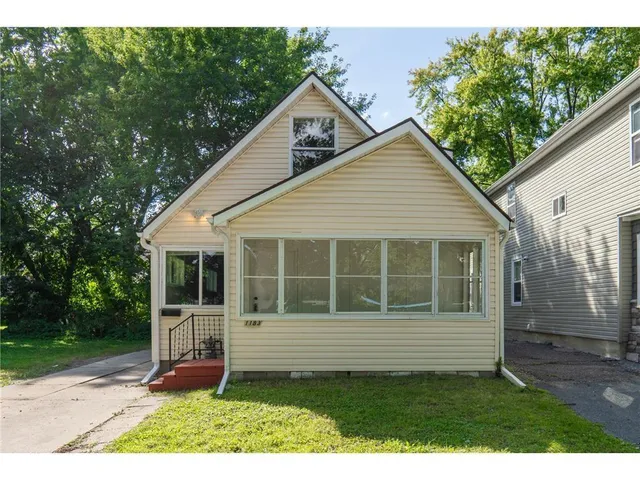 $2,299 | 1183 Edgerton Street, St. Paul, MN 55130