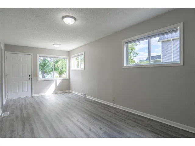 $2,299 | 1183 Edgerton Street, St. Paul, MN 55130