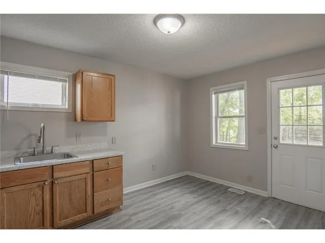 $2,299 | 1183 Edgerton Street, St. Paul, MN 55130