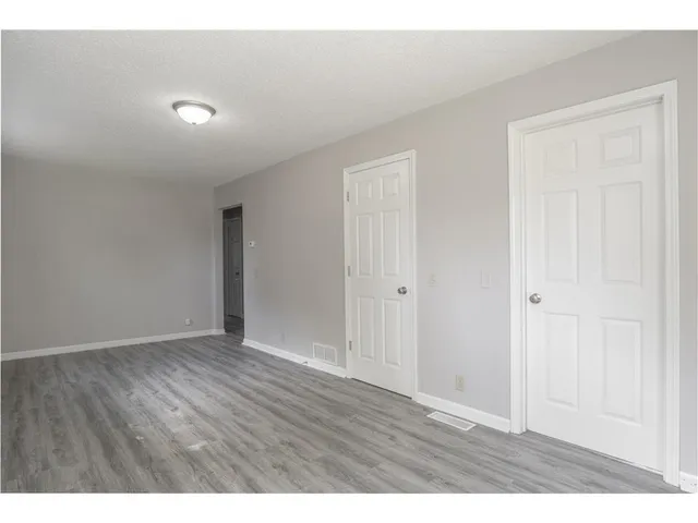 $2,299 | 1183 Edgerton Street, St. Paul, MN 55130