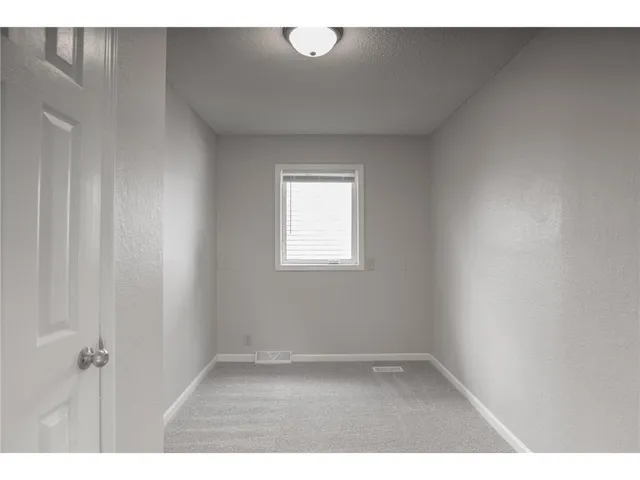 $2,299 | 1183 Edgerton Street, St. Paul, MN 55130