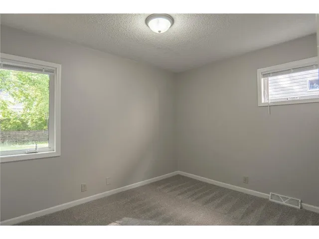 $2,299 | 1183 Edgerton Street, St. Paul, MN 55130