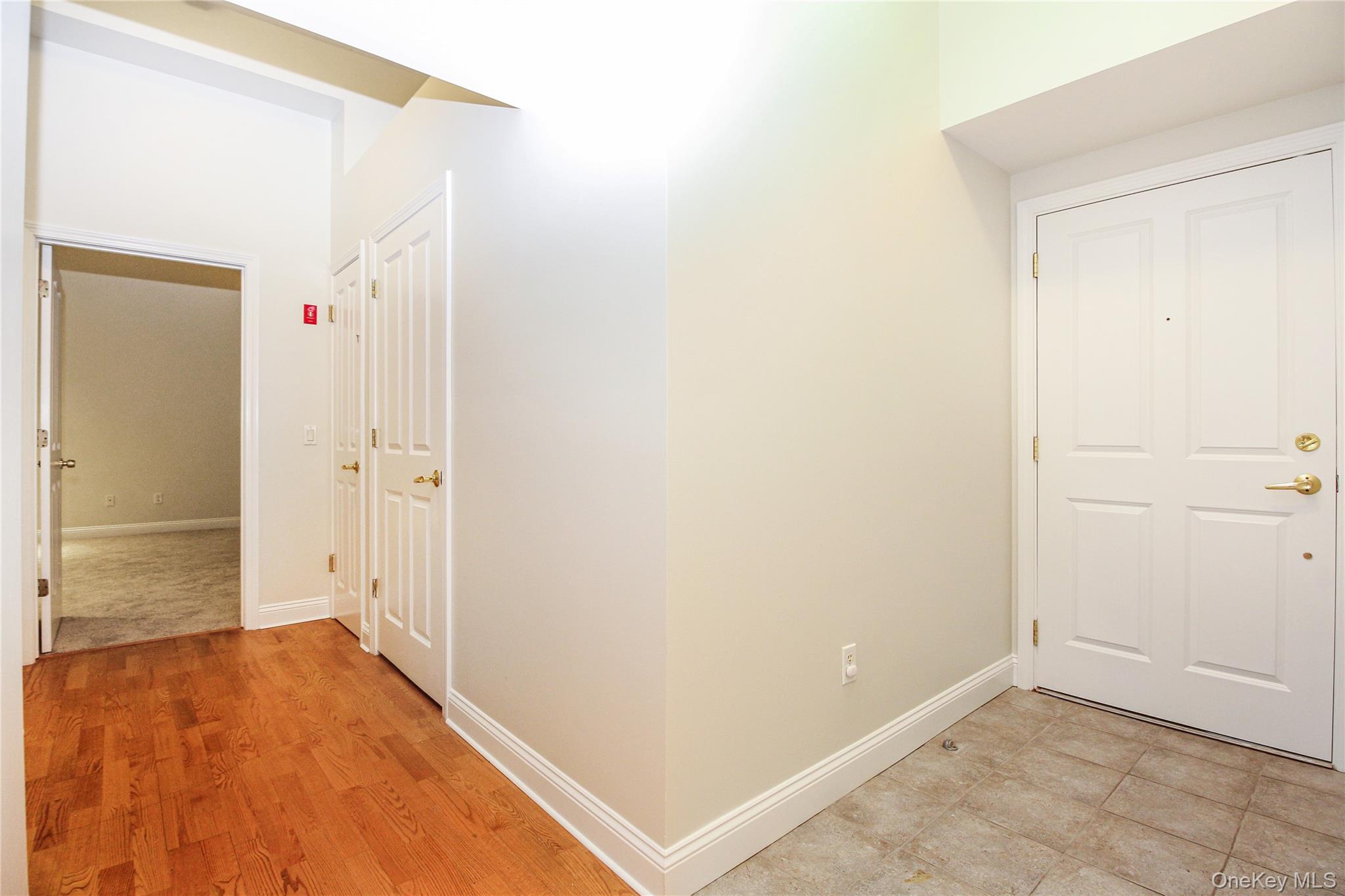 200 School House Road, Unit 1A Peekskill, NY 10566 - Photo 3 of 35 Entry hall
