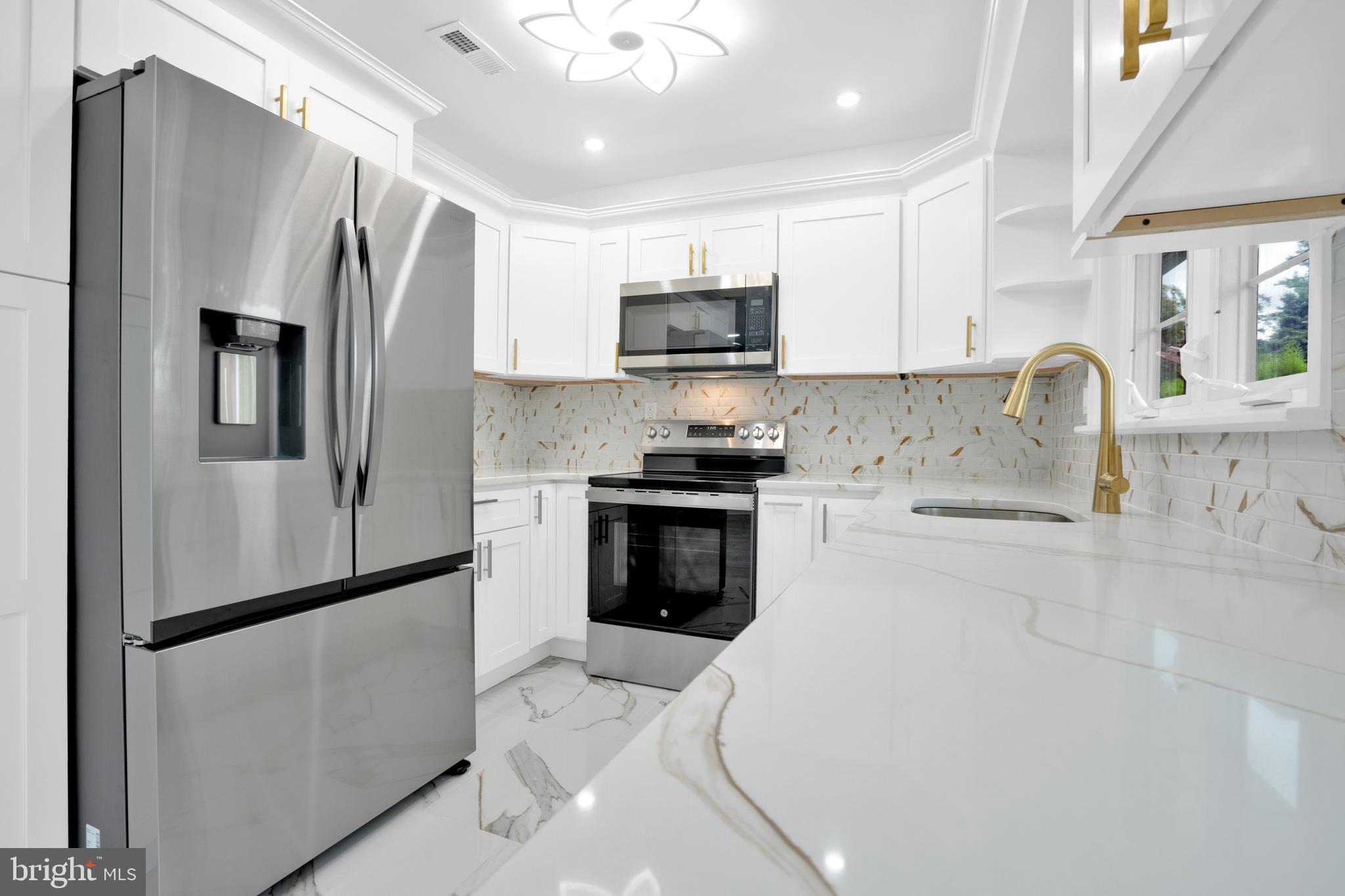 53 Geranium Road Levittown, PA 19057 - Photo 8 of 37 Gallery Image 8
