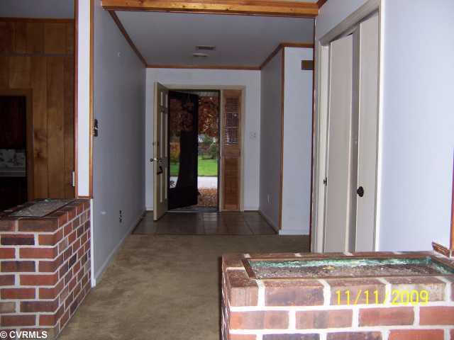 900 Jamestown Road Colonial Heights, VA 23834 - Photo 11 of 12 Exterior Front