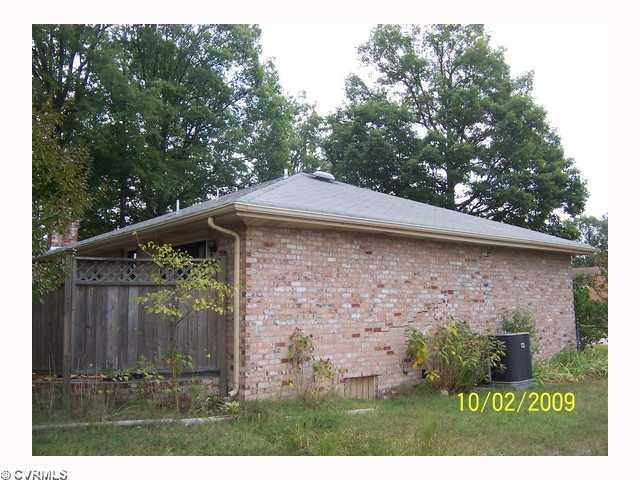 900 Jamestown Road Colonial Heights, VA 23834 - Photo 3 of 12 Exterior Front