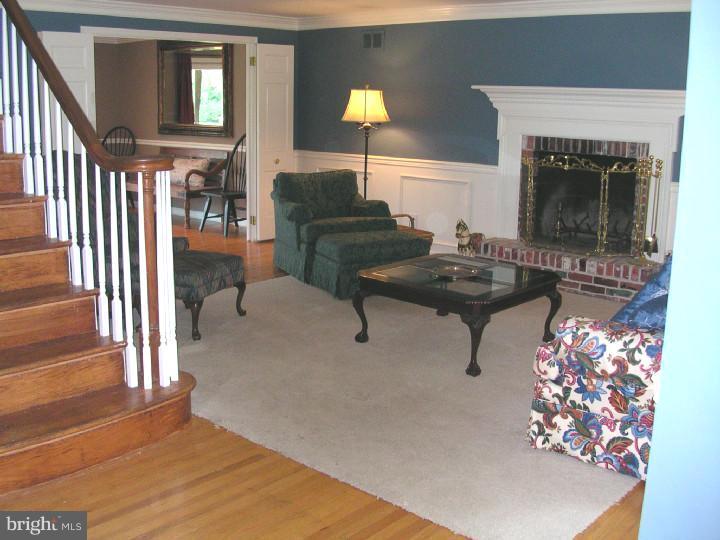 626 White Road Blue Bell, PA 19422 - Photo 3 of 25 Gallery Image 3