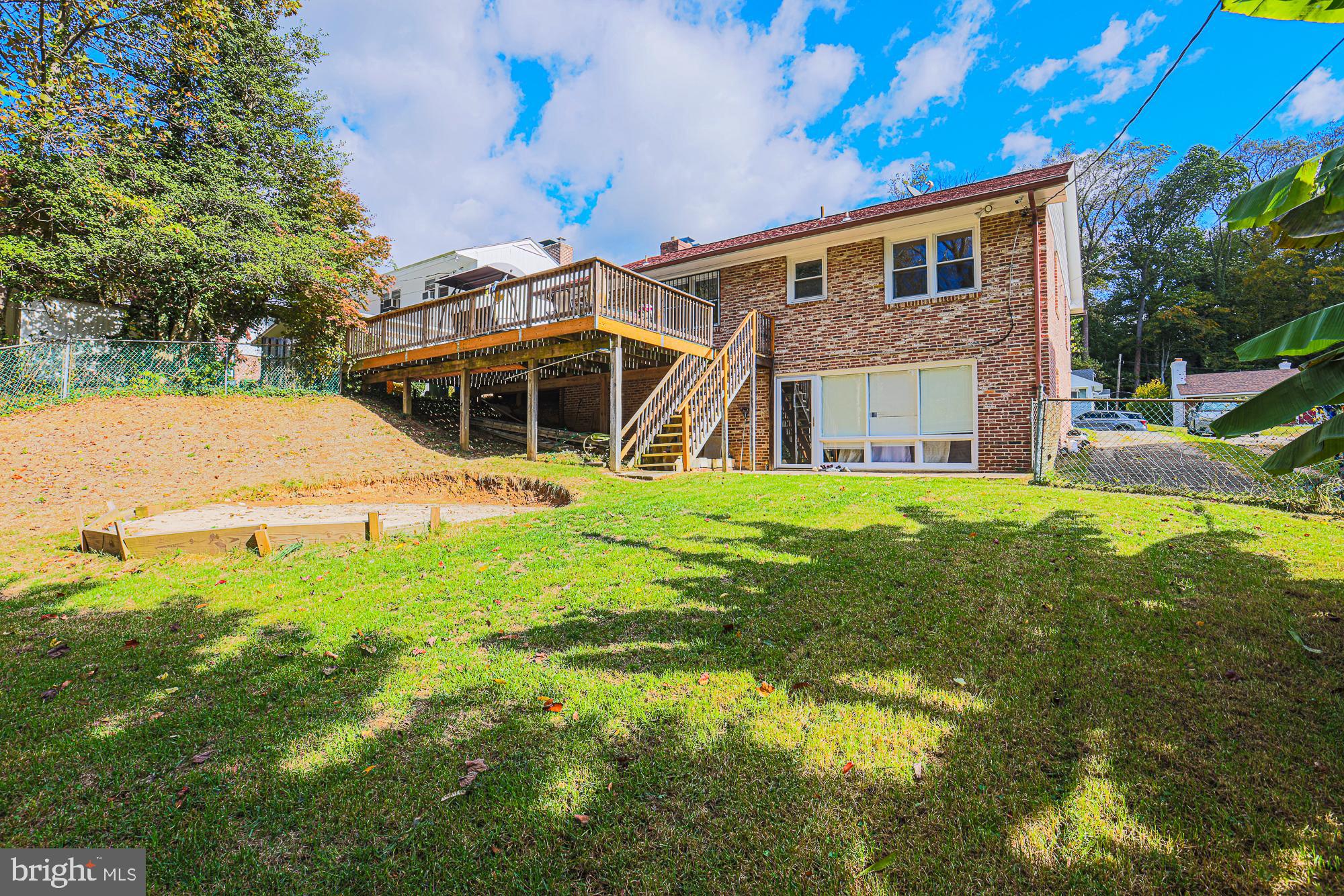 416 Nottingham Road Baltimore, MD 21229 - Photo 33 of 39 a front view of house with yard and green space