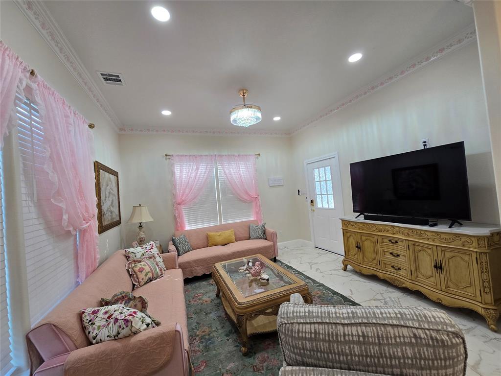 401 East Chestnut Street Denison, TX 75021 - Photo 2 of 21