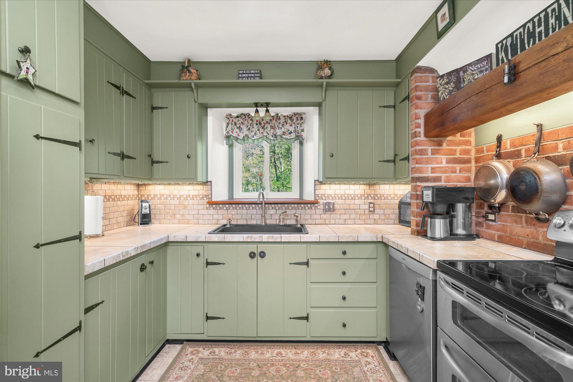 144 Snyder Road Pottstown, PA 19464 - Photo 11 of 72 Gallery Image 11