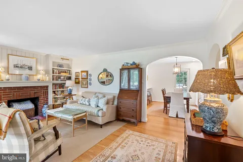 $825,000 | 4301 Agnew Avenue, Alexandria, VA 22309