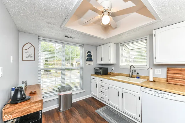 $199,900 | 2502 Chaseway Court, Indianapolis, IN 46268