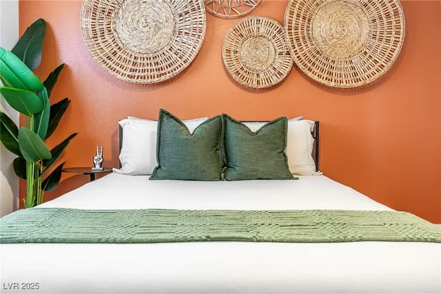 $2,800 | 425 Golden Valley Drive, Henderson, NV 89002