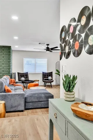 $2,800 | 425 Golden Valley Drive, Henderson, NV 89002