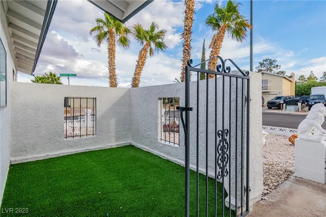 $2,800 | 425 Golden Valley Drive, Henderson, NV 89002