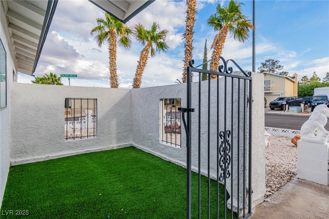 425 Golden Valley Drive Henderson, NV 89002 - Photo 45 of 48 View of yard
