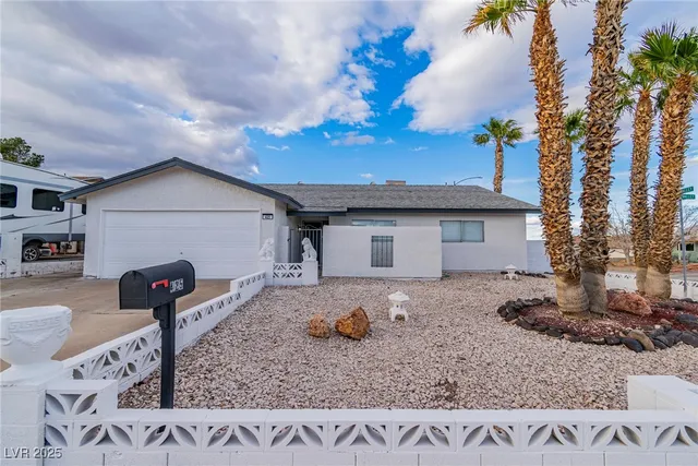 $2,800 | 425 Golden Valley Drive, Henderson, NV 89002