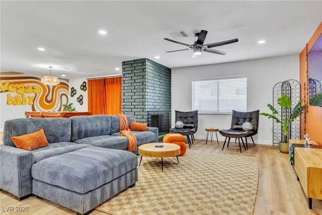 $2,800 | 425 Golden Valley Drive, Henderson, NV 89002