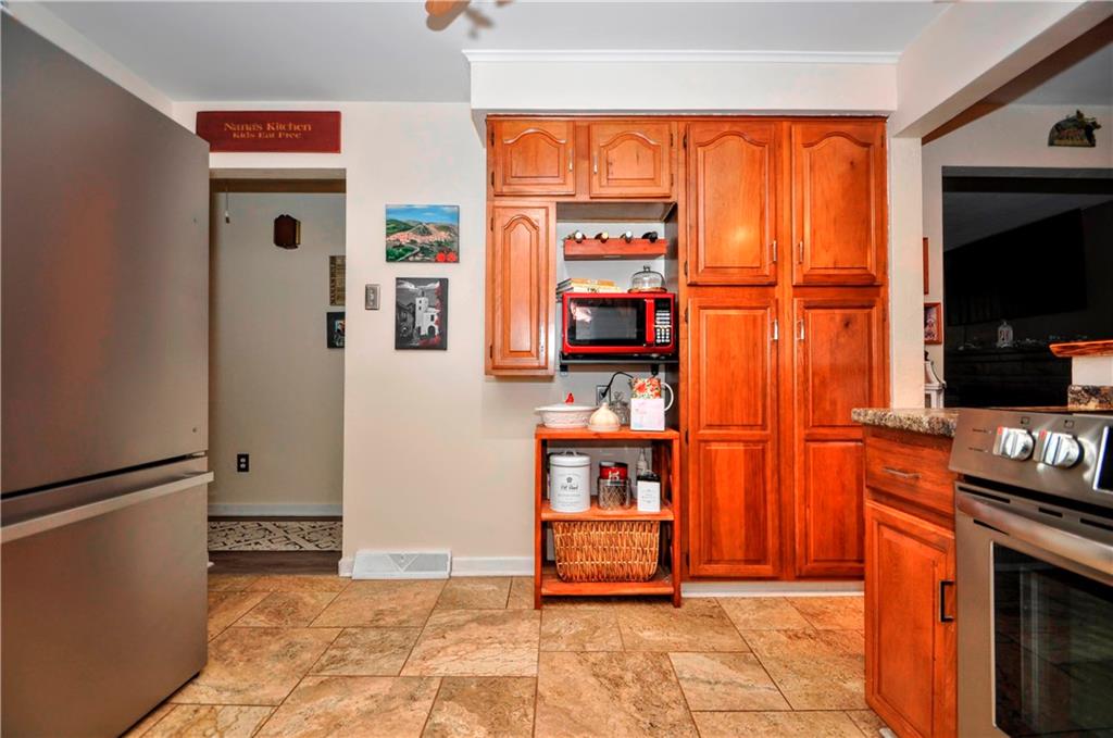 2109 Ridge Road Elizabeth Township, PA 15135 - Photo 8 of 41 Gallery Image 8