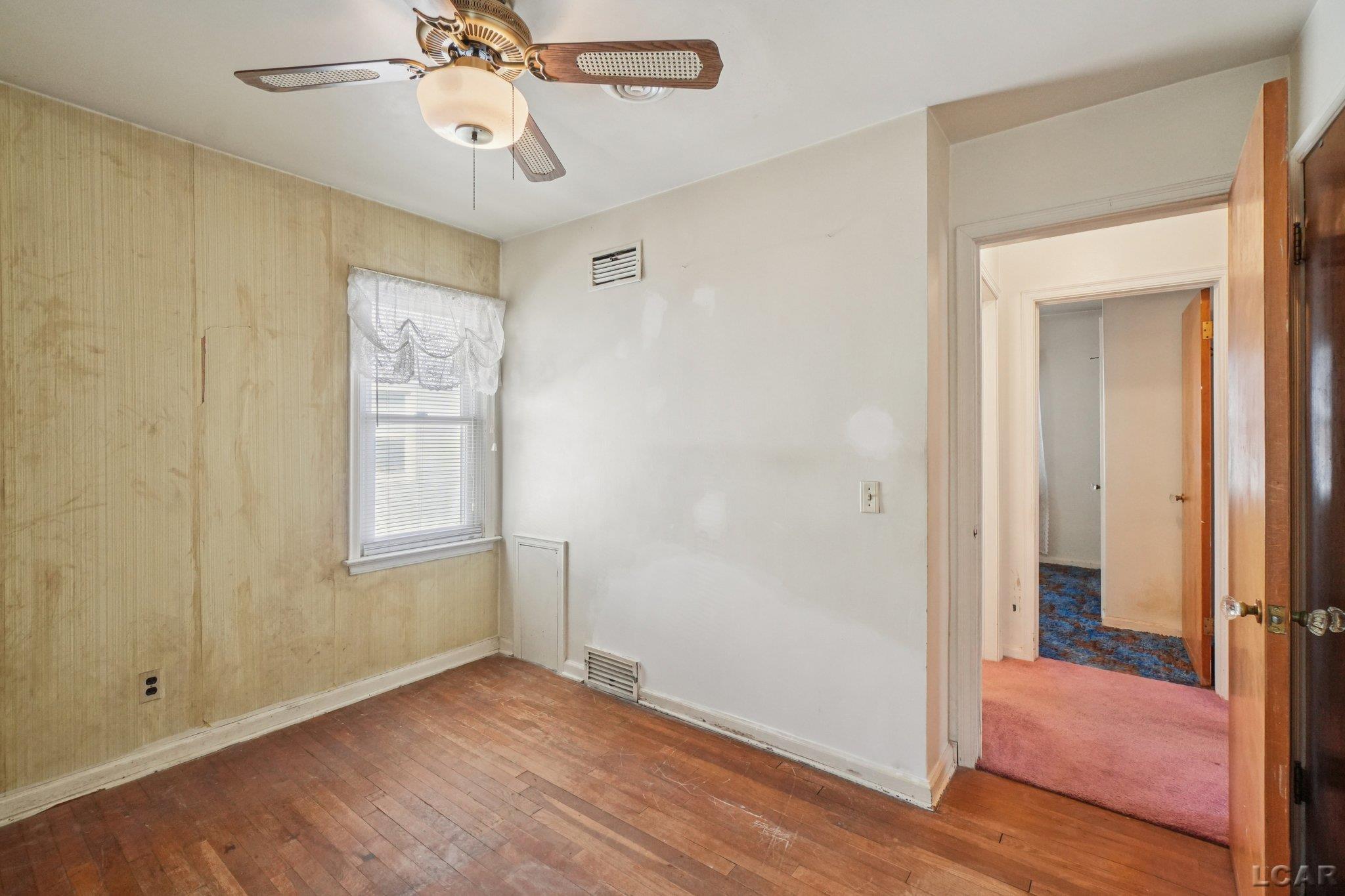 547 Riverside Avenue Adrian, MI 49221 - Photo 11 of 30 50195652-0de1c97d-7567-4296-b018-2f7ba02fdd22.JPG