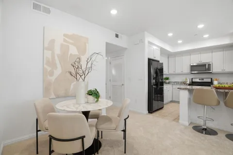 $878,000 | 2082 Mahuron Circle, San Jose, CA 95133