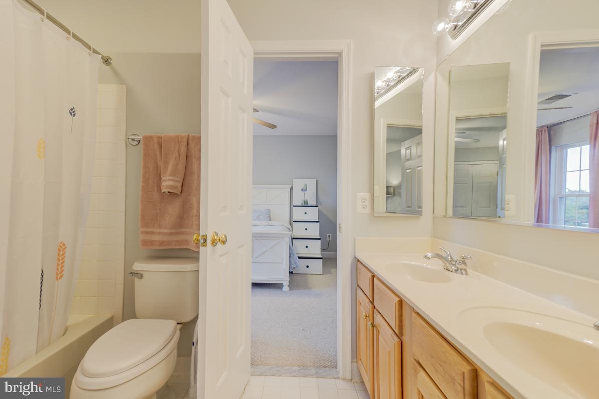 13932 Bromfield Road Germantown, MD 20874 - Photo 29 of 41 Bathroom Shared by Bedroom #3 & 4