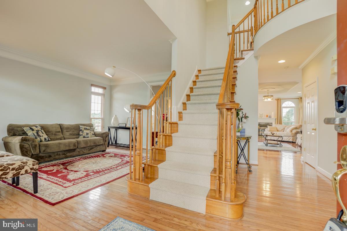 13932 Bromfield Road Germantown, MD 20874 - Photo 4 of 41 Entrance Foyer