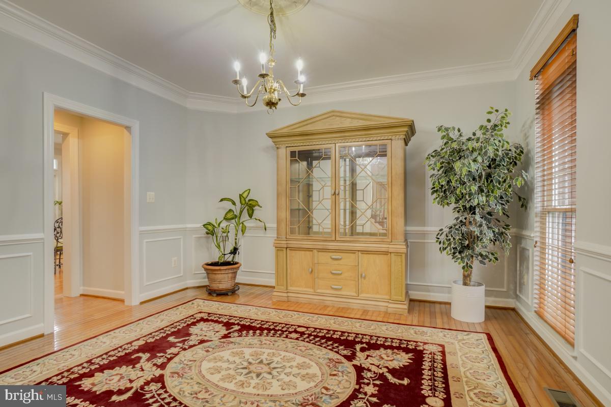 13932 Bromfield Road Germantown, MD 20874 - Photo 7 of 41 Dining Room