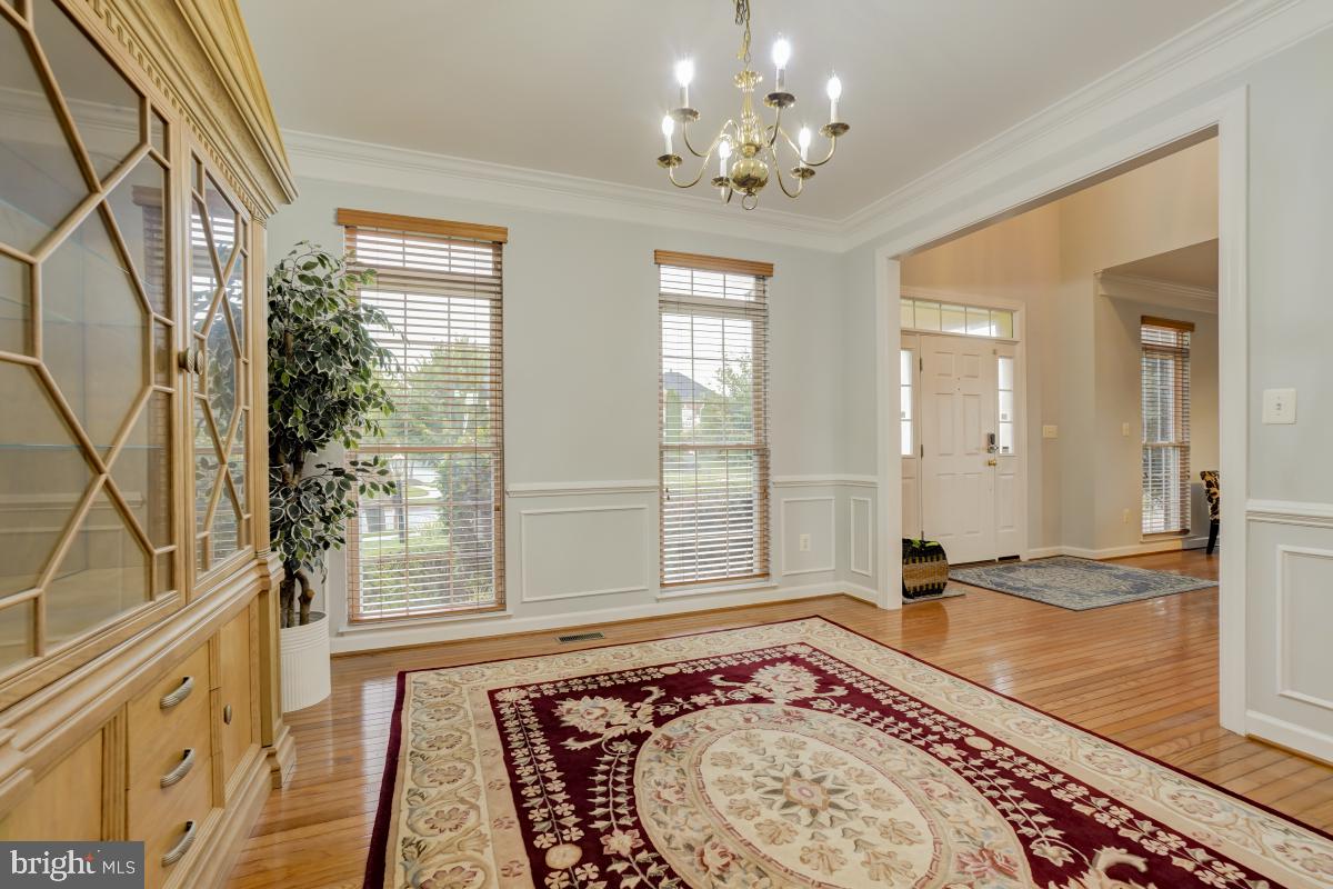 13932 Bromfield Road Germantown, MD 20874 - Photo 8 of 41 Dining Room