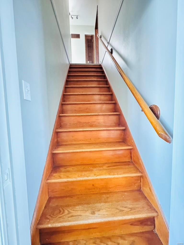 8012 Audrain Drive St. Louis, MO 63121 - Photo 14 of 23