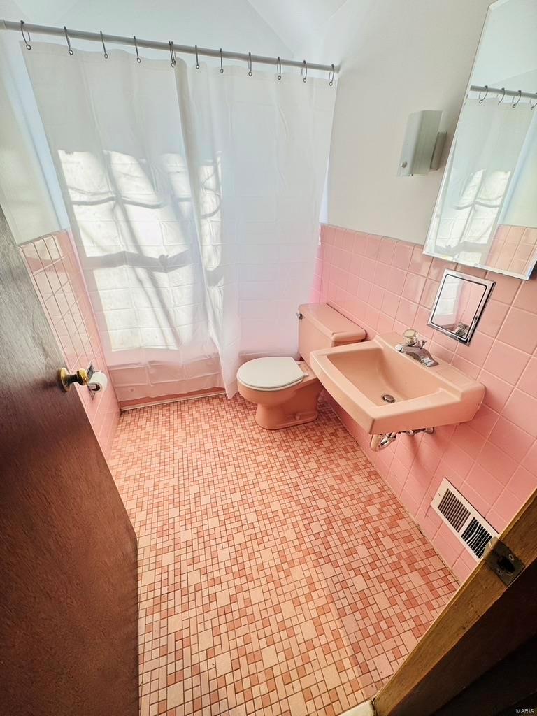 8012 Audrain Drive St. Louis, MO 63121 - Photo 17 of 23