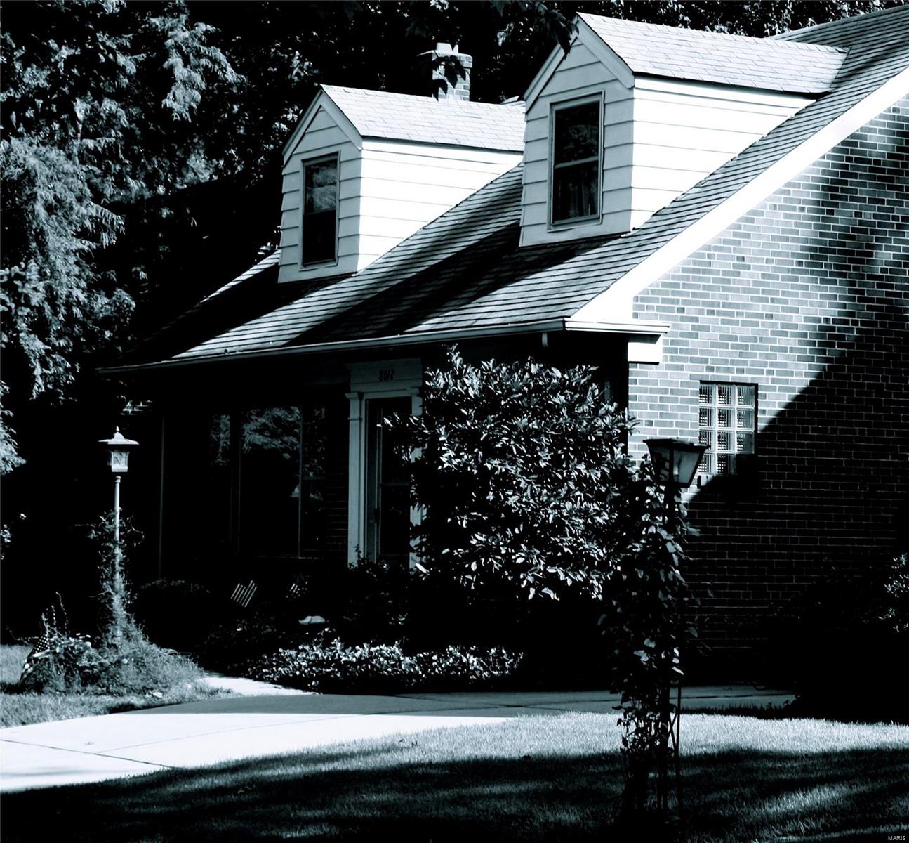 8012 Audrain Drive St. Louis, MO 63121 - Photo 2 of 23