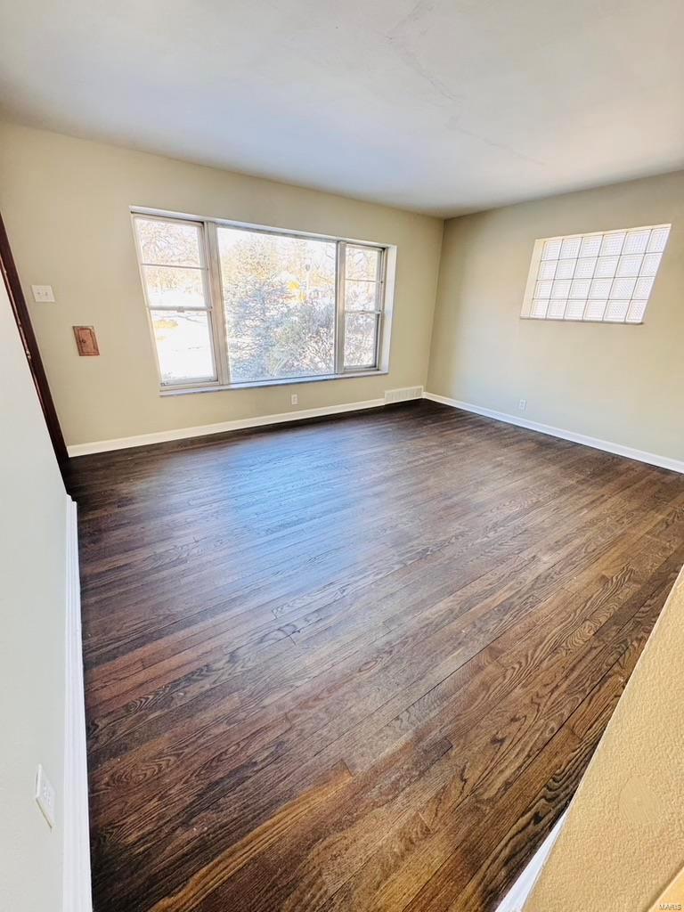 8012 Audrain Drive St. Louis, MO 63121 - Photo 3 of 23