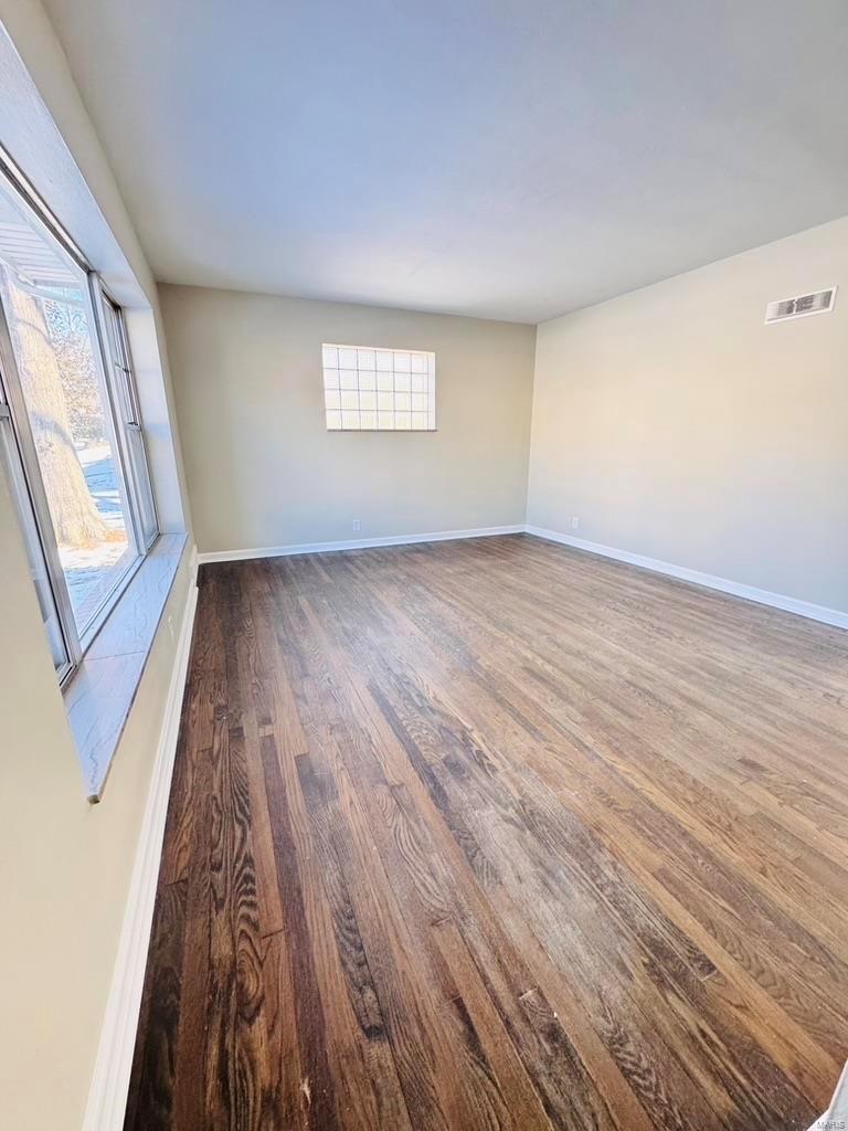 8012 Audrain Drive St. Louis, MO 63121 - Photo 4 of 23