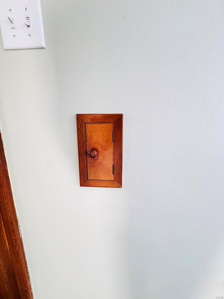 8012 Audrain Drive St. Louis, MO 63121 - Photo 5 of 23